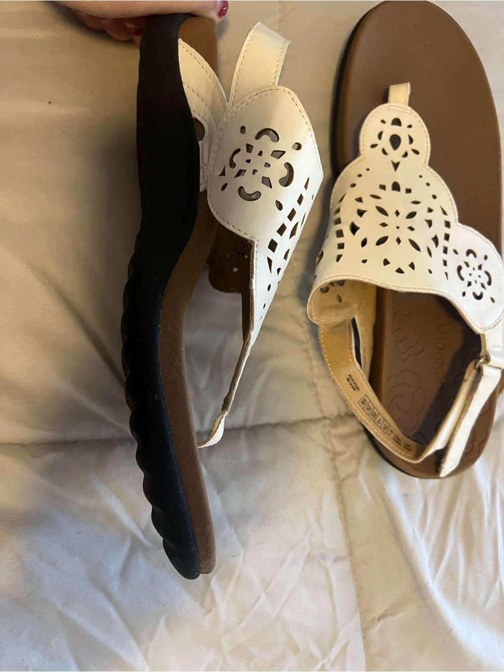 Like New Rockport T-Strap Sandals 8.5 - Picture 5 of 6